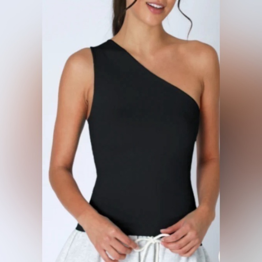 NWOT Vici Black Ribbed One Shoulder Tank - L